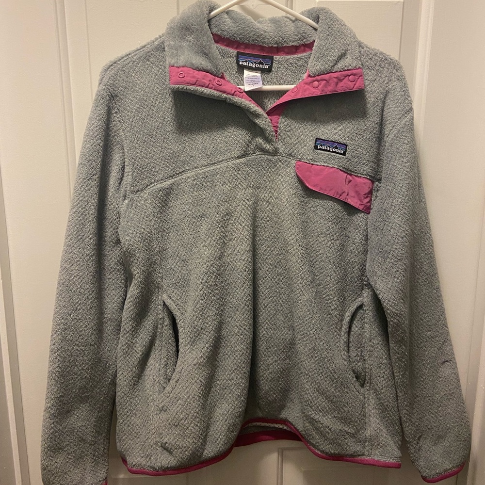 Women's large Patagonia gray & pink pullover gently used